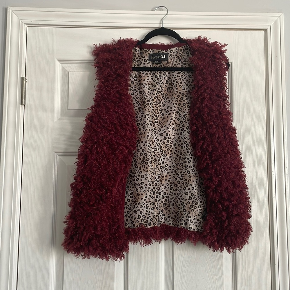 Forever 21 Woman’s Vest Lined Fuzzy Size Medium